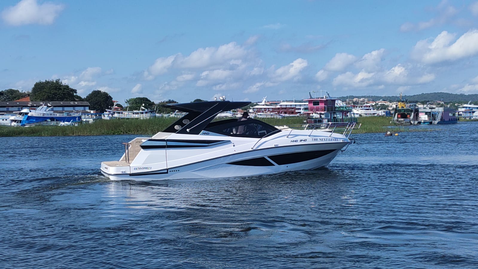 NHD 340 ano 2020 com 2x Volvo 240hp NHD 340 ano 2020 com 2x Volvo 240hp